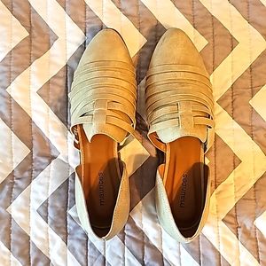 NWOT tan suede look women's flats